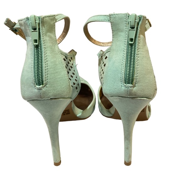 Mint green pointed toe heels size 8 - Picture 2 of 13